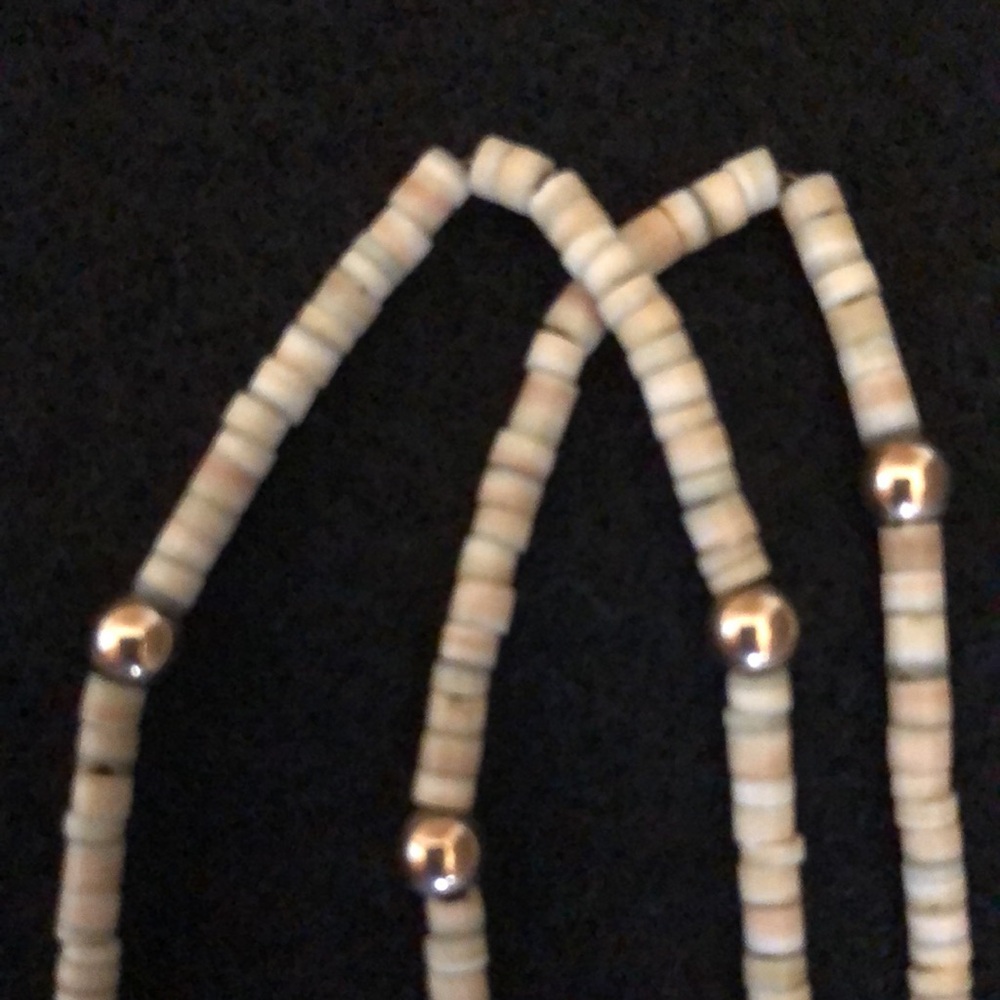 VTG Gold,Bone and Stone Beaded Necklace Natural Tones
Stamped 1/20 12KG Filled - Picture 3 of 5